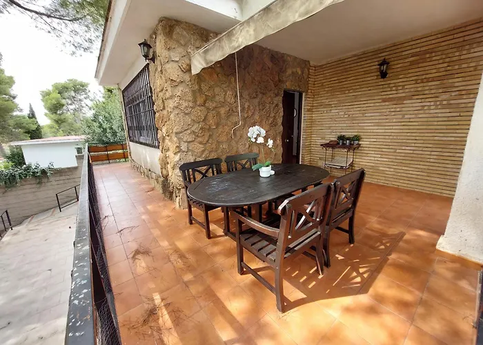 Chalet Con Piscina Y Barbacoa, Valencia