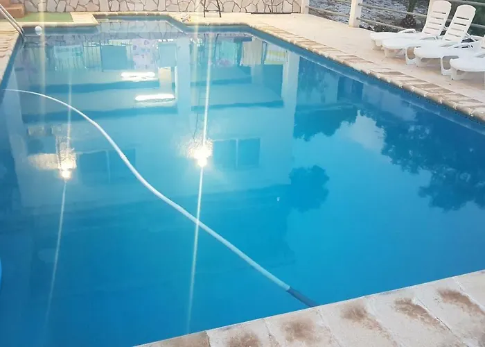 Calicanto House & Pool